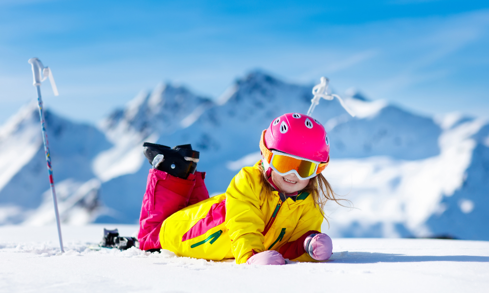 Jonge wintersporter op de piste