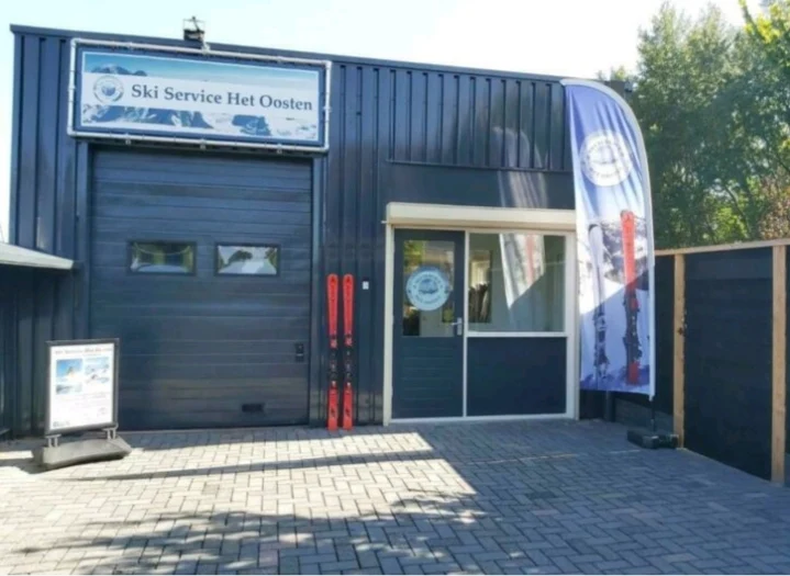 Een kijkje in de winkel van Ski Service Het Oosten in Enschede